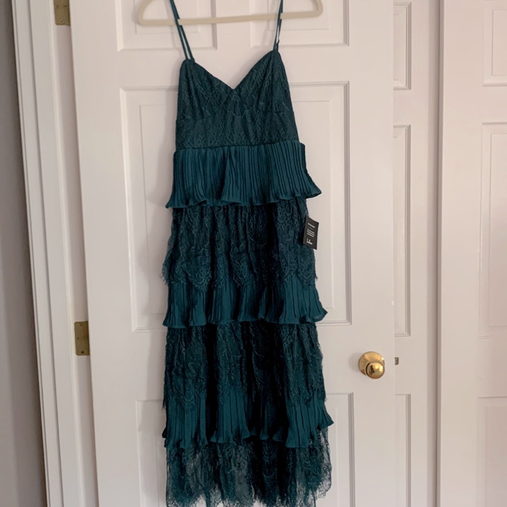 Lulus NWT gorgeous dress! Size medium